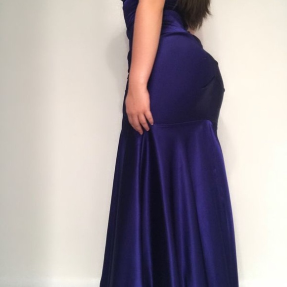 Royal blue gown - Picture 2 of 4